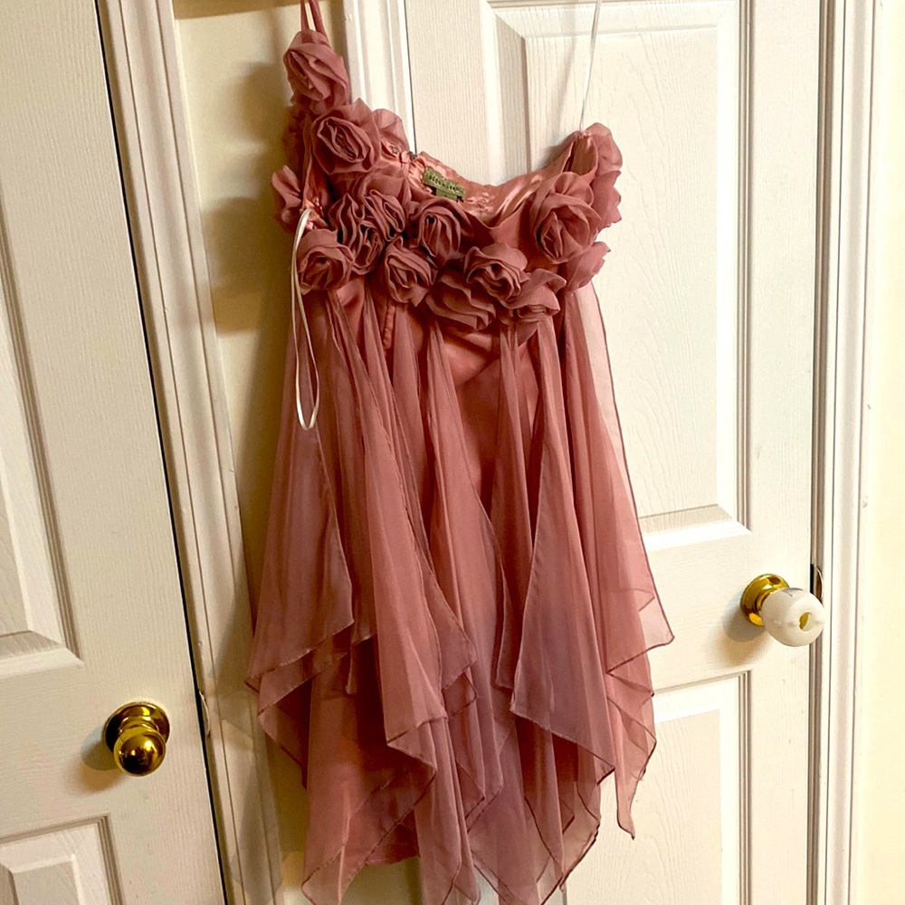 Bloom season   dress . Size Large: fits medium. Half sleeve